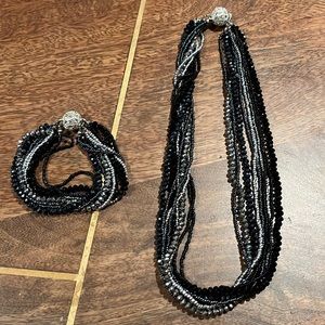 Gorgeous beaded necklace & bracelet